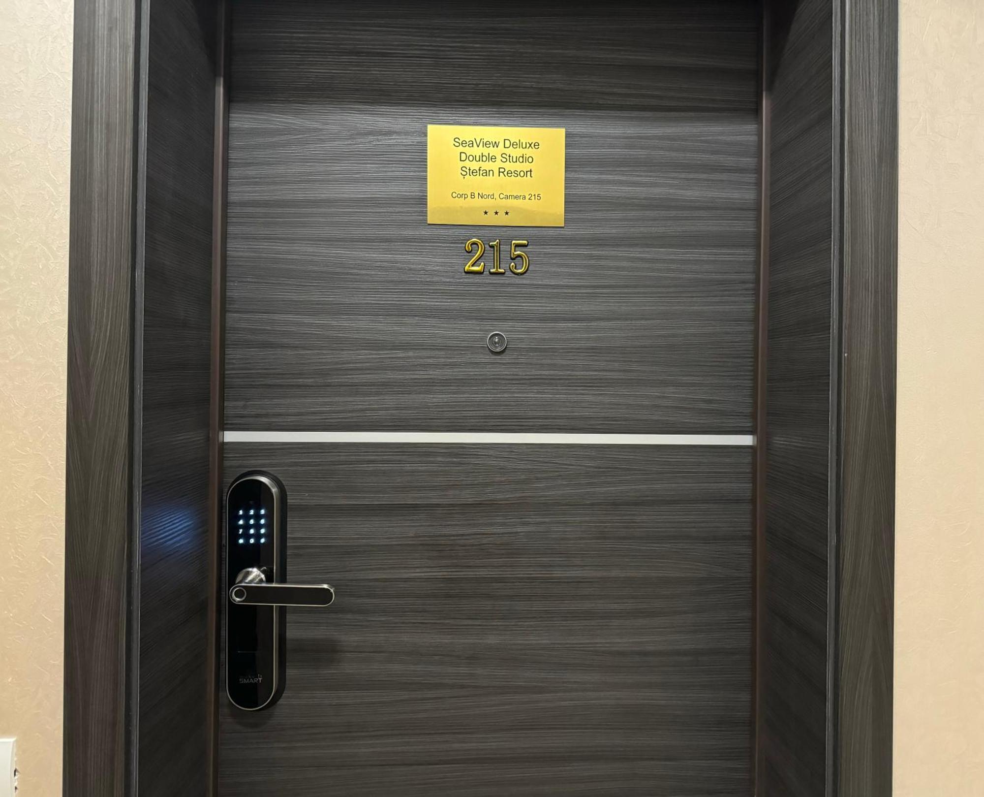 Seaview Deluxe Double Studio - Beachfront Resort 那沃达利 外观 照片